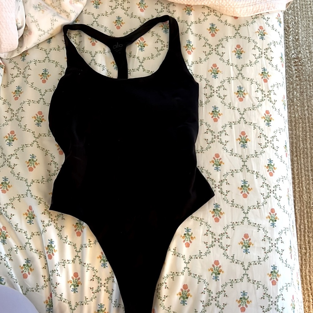 Alo Yoga Sleek Back Bodysuit in black, XS